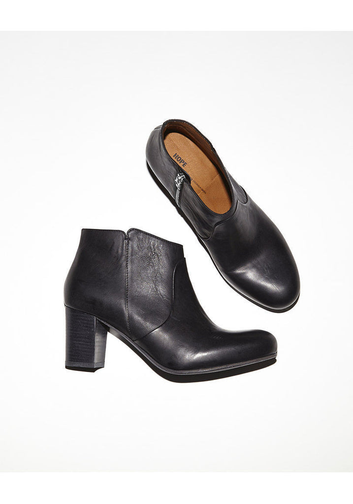 Casy Boot with Silver Zip