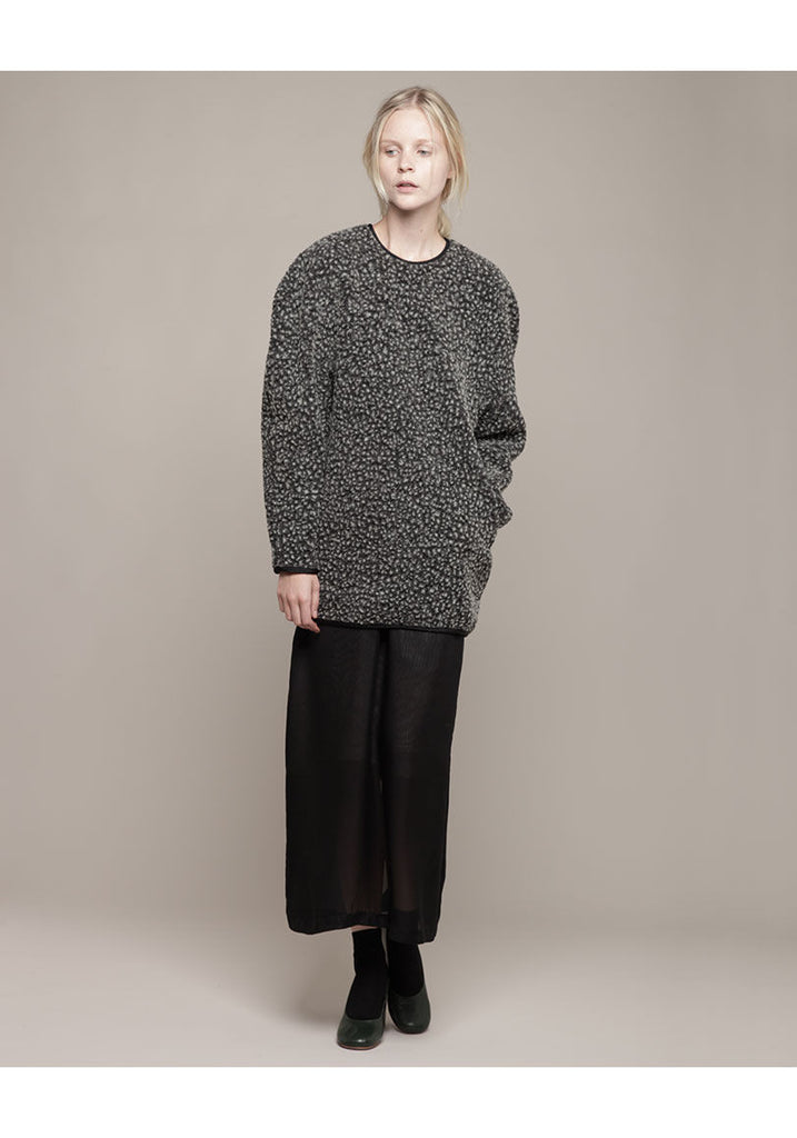 Rounded Shoulder Sweatshirt