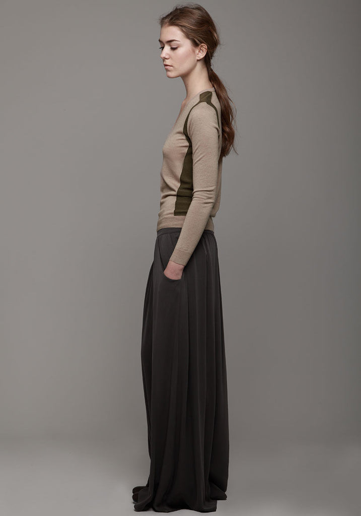 Contrast V-Neck Sweater