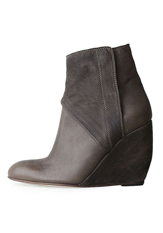 The Pilgrim Wedge Boot