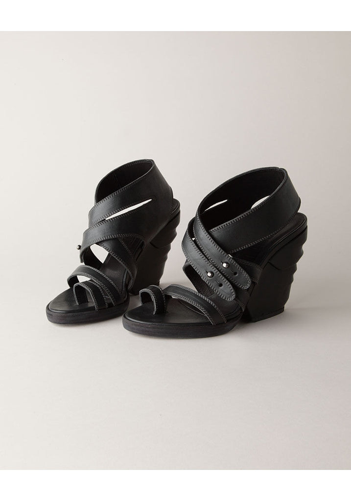 The Sharp Waved Wedge