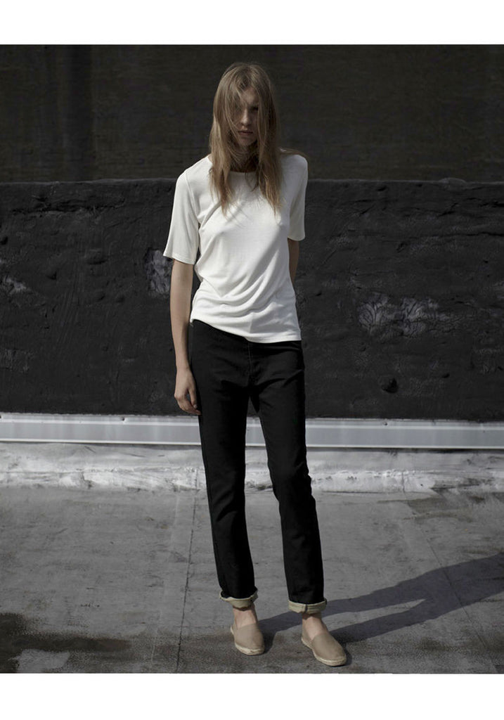 Relaxed Tapered Jeans