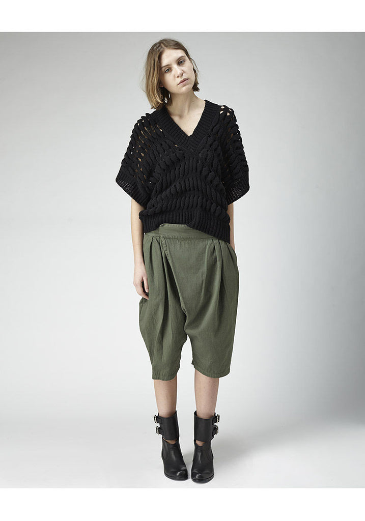 Cross-Front Cropped Pant