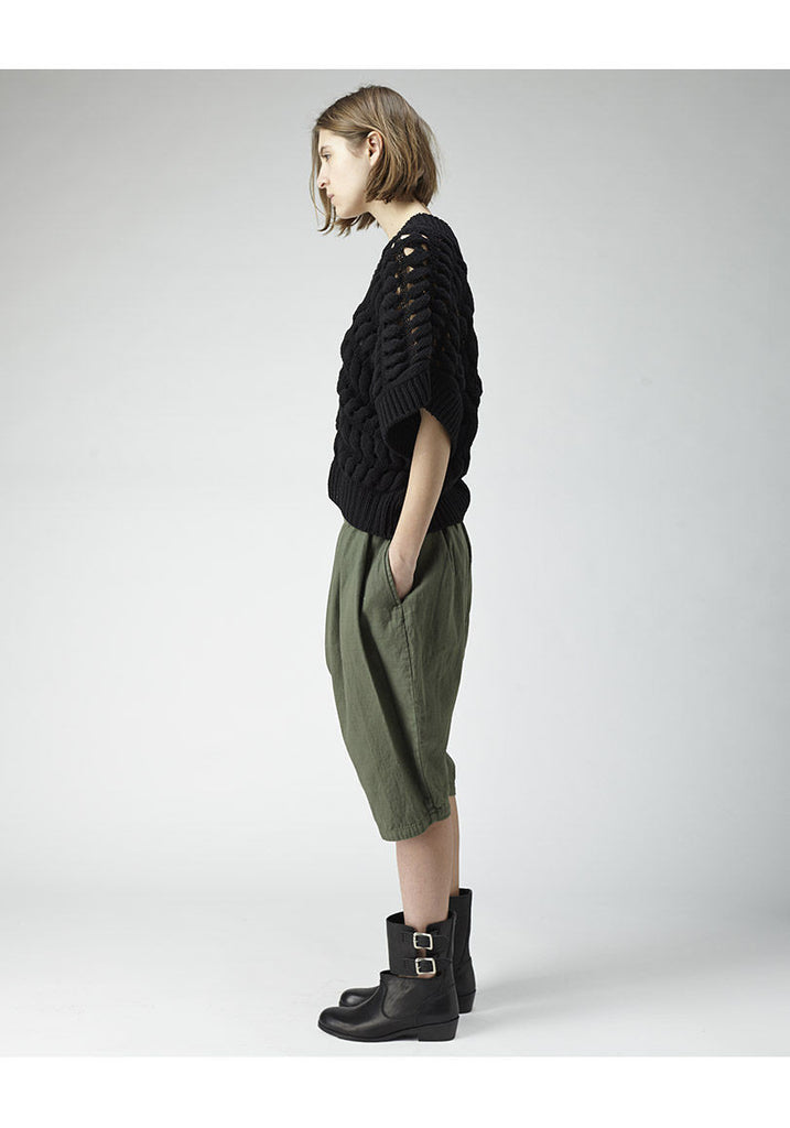 Cross-Front Cropped Pant