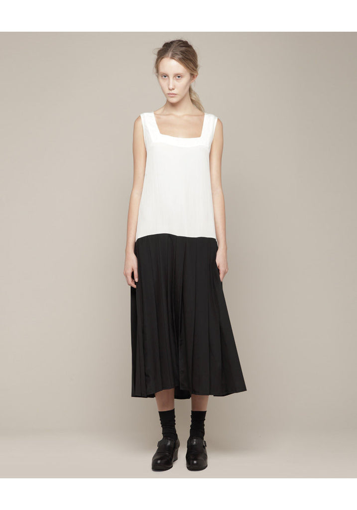 Sleeveless Pleated Dress