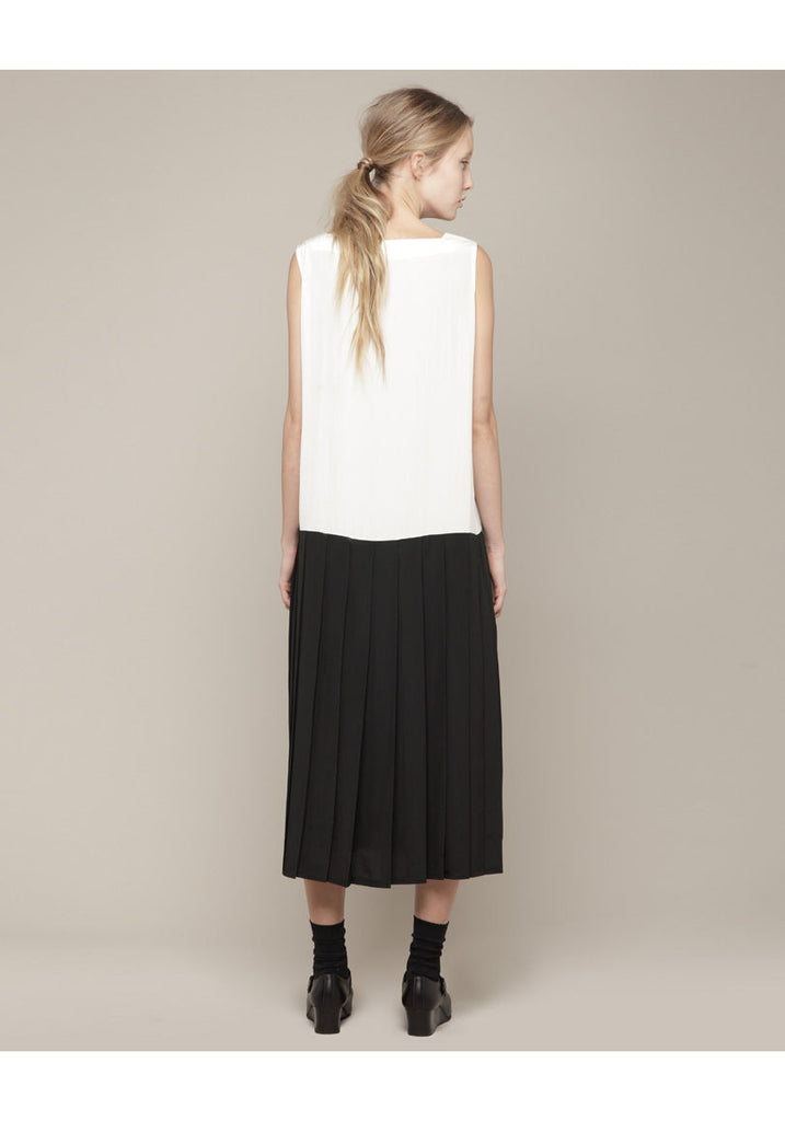 Sleeveless Pleated Dress