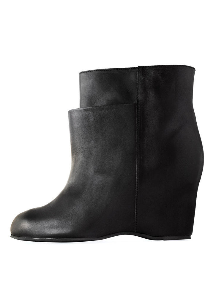 Layer-Wedge Boot