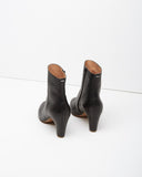 Curved-Heel Boot