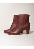 Curved-Heel Boot