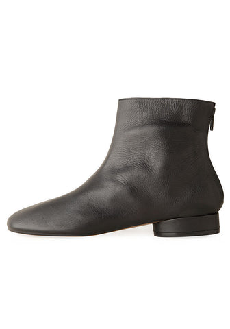 Flat Boot