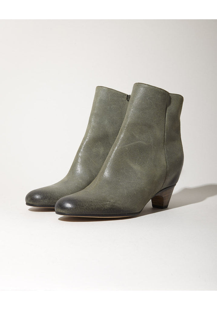 Half-Wedge Boot