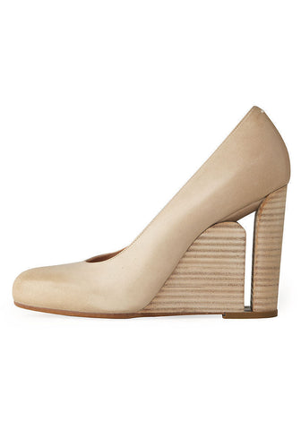 Heel-In-Heel Pump