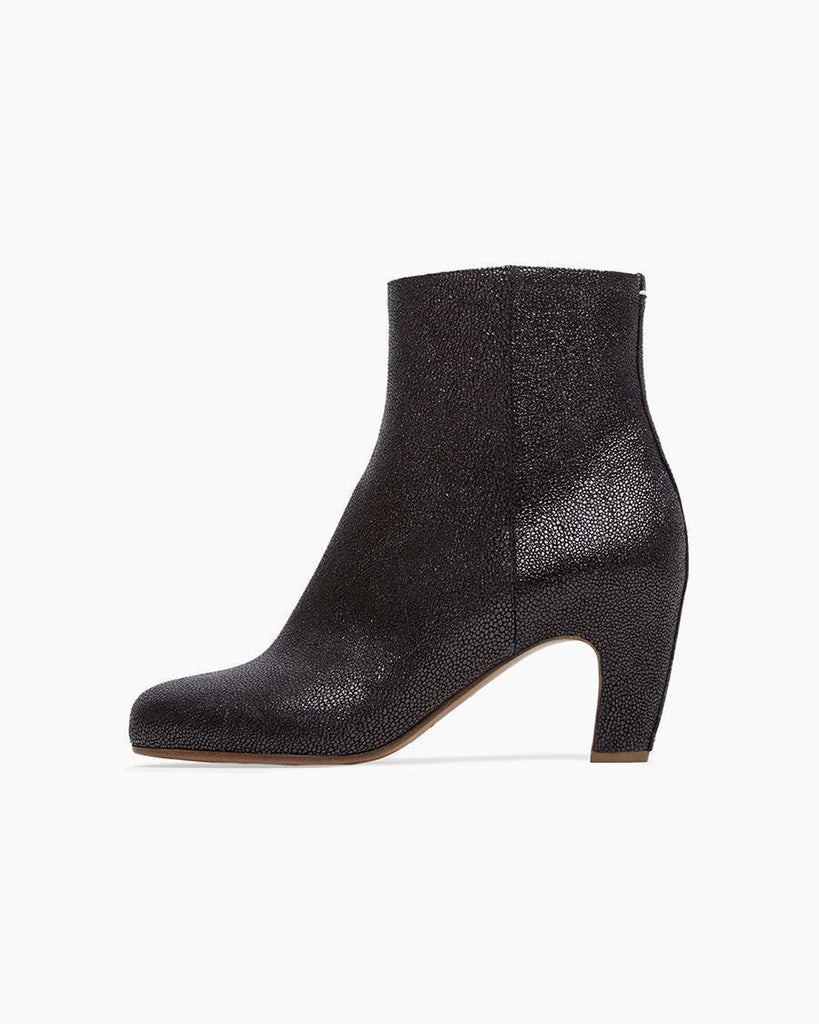 Stingray Curved-Heel Boot