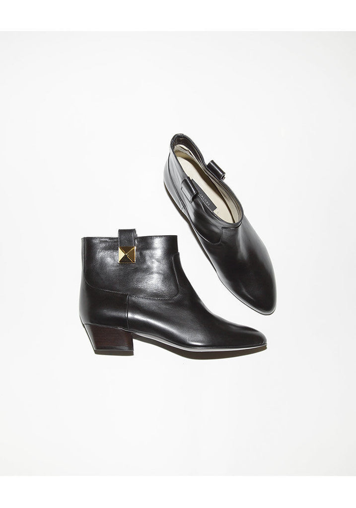 Ankle boot with Stud