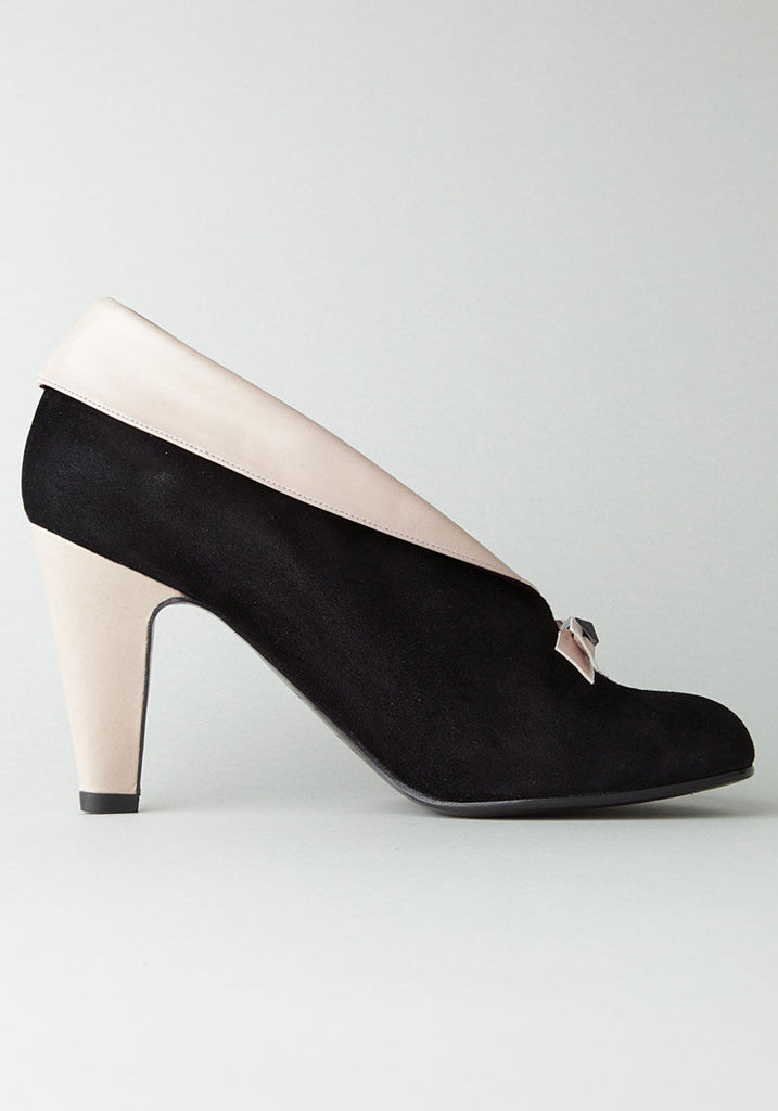 Contrast Bow Heel