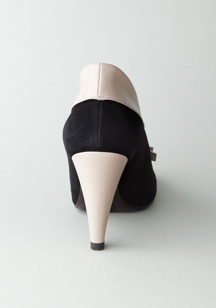 Contrast Bow Heel