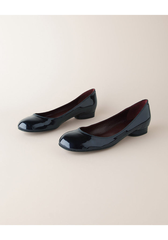 Patent Round Toe Flat
