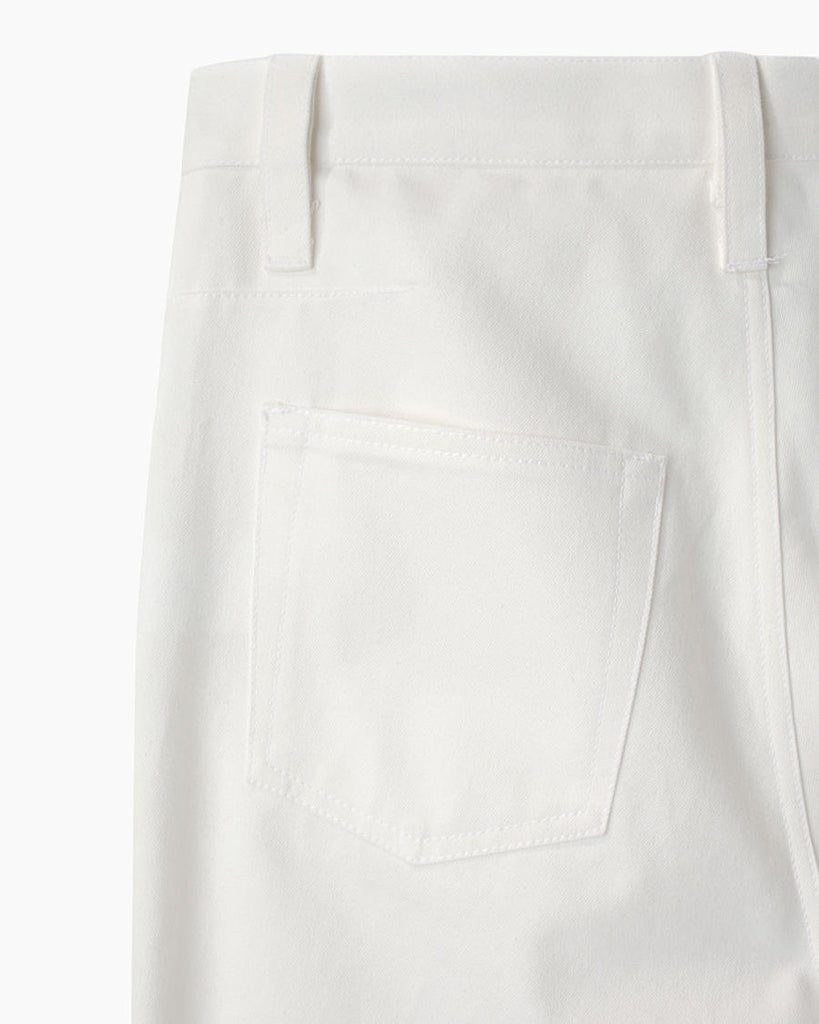 Relaxed Tapered Jeans