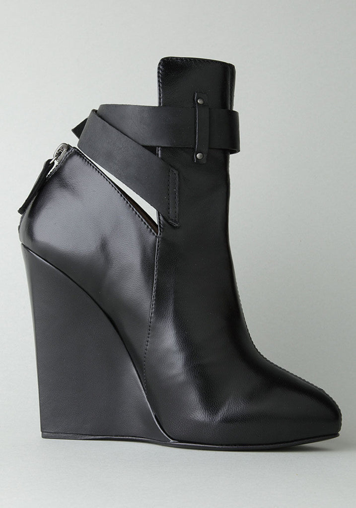 Single Buckle Wedge Boot