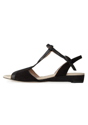 Noe Cross Strap Sandal