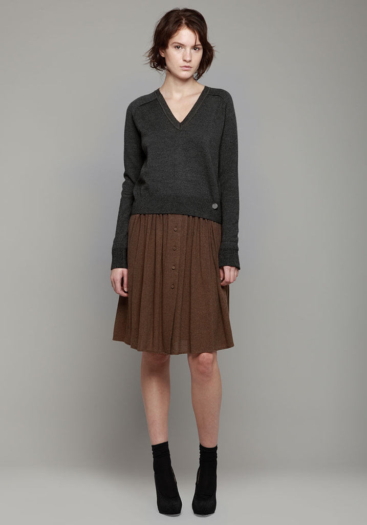 Essential V-Neck Pullover