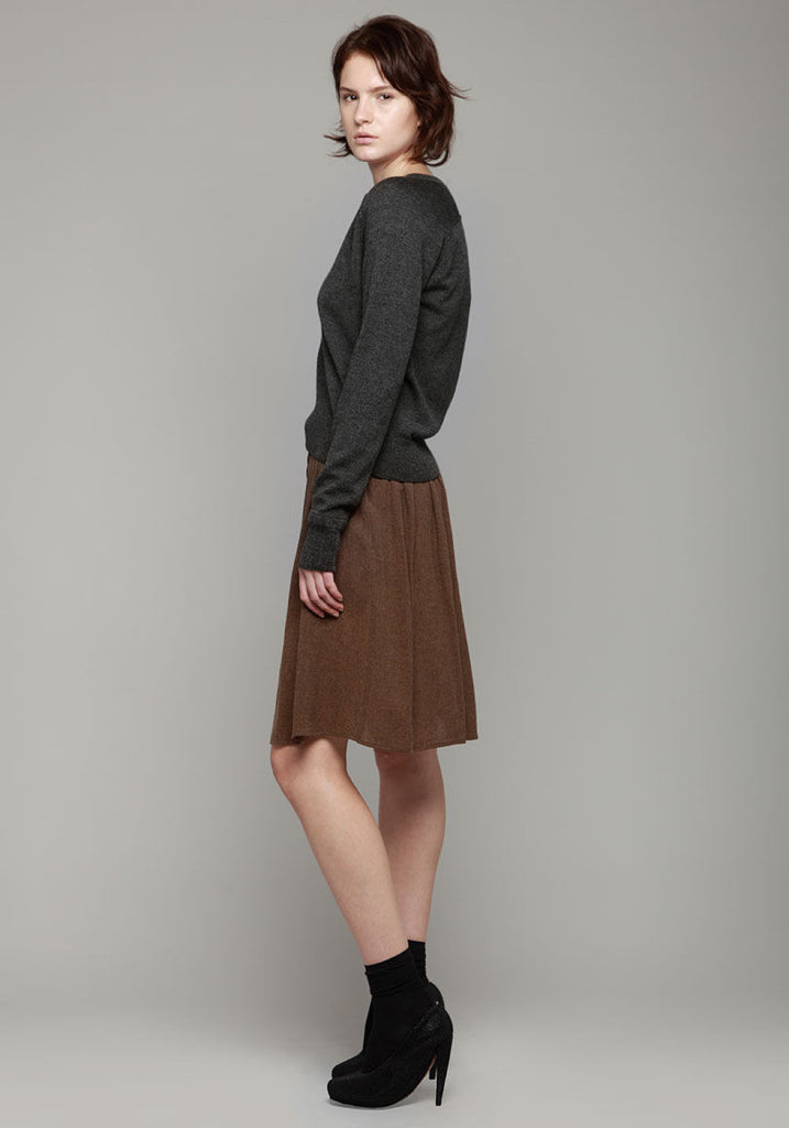 Essential V-Neck Pullover