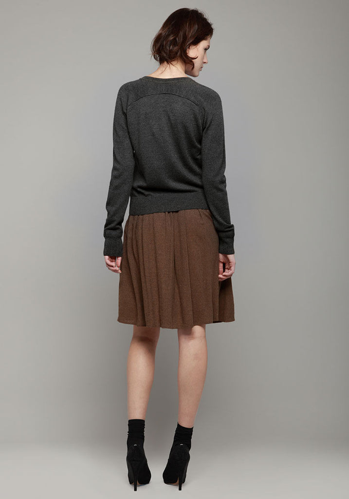 Essential V-Neck Pullover