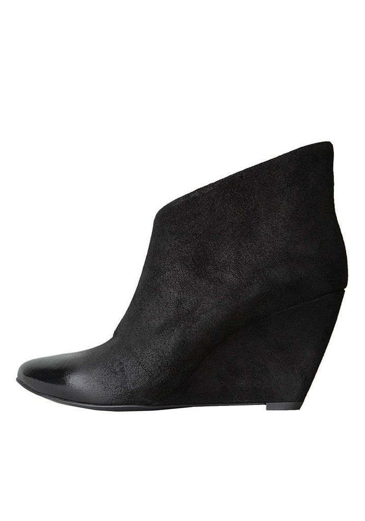 Dipped Wedge Boot