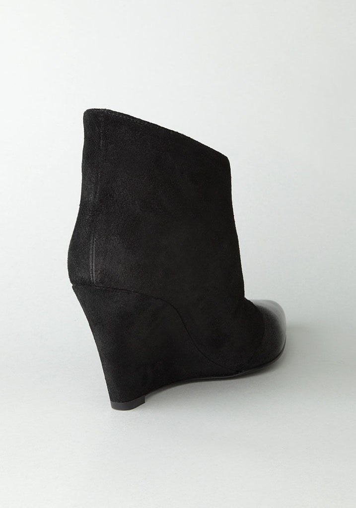 Dipped Wedge Boot