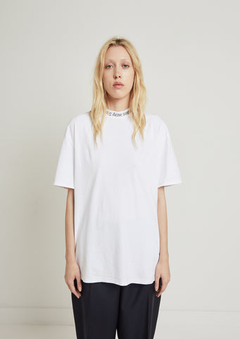 Gojina Dyed Neck Logo Tee