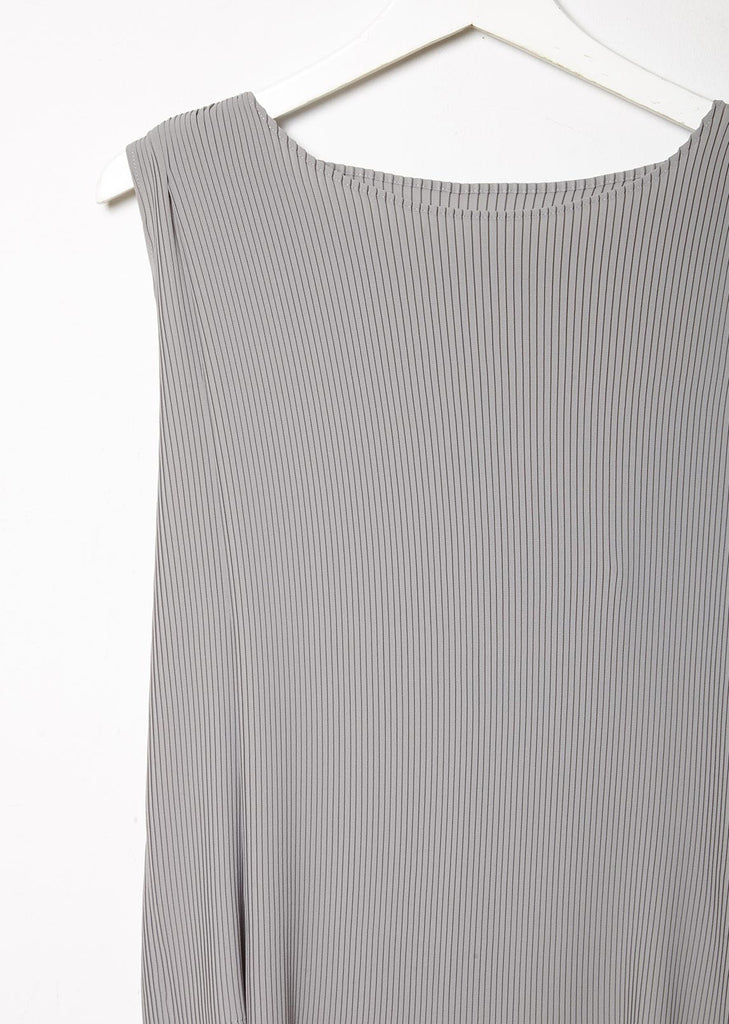 Tuck Pleats Solid Sleeveless Top