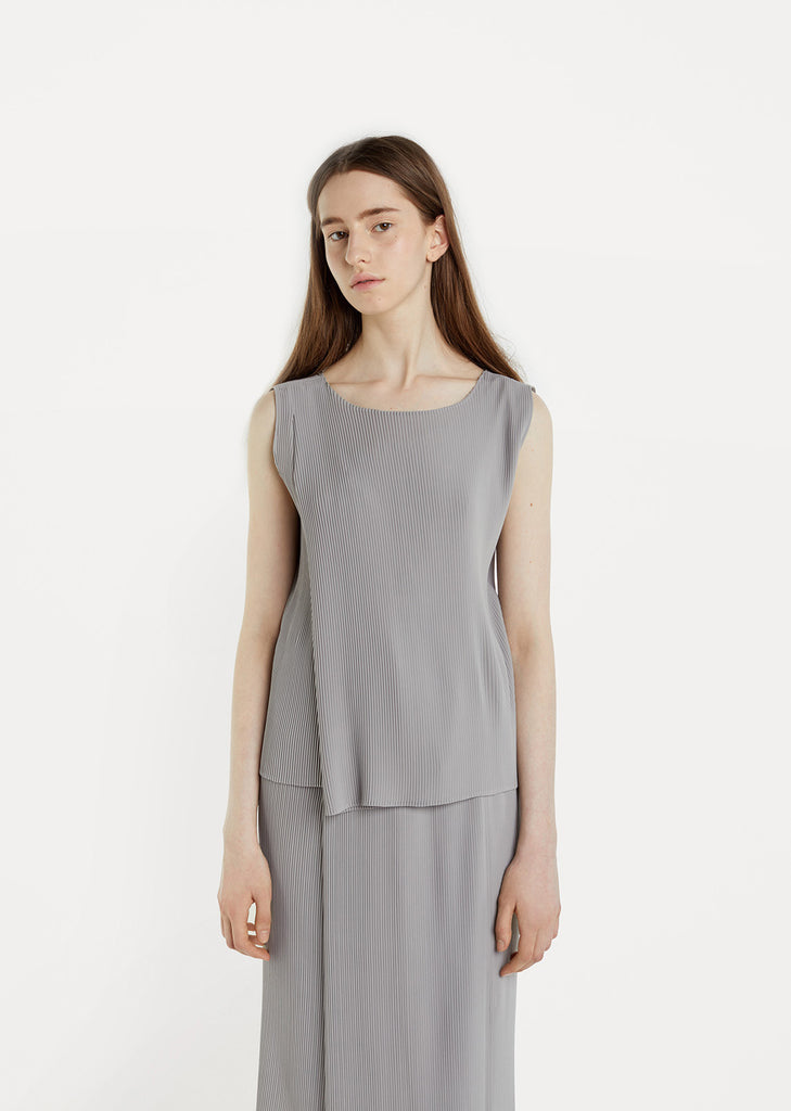Tuck Pleats Solid Sleeveless Top