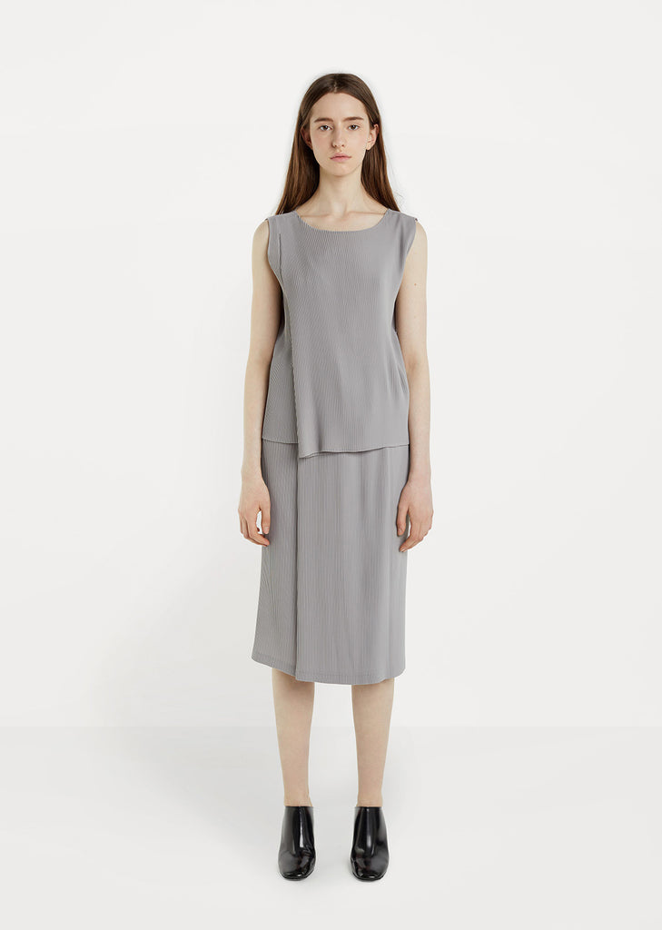 Tuck Pleats Solid Sleeveless Top