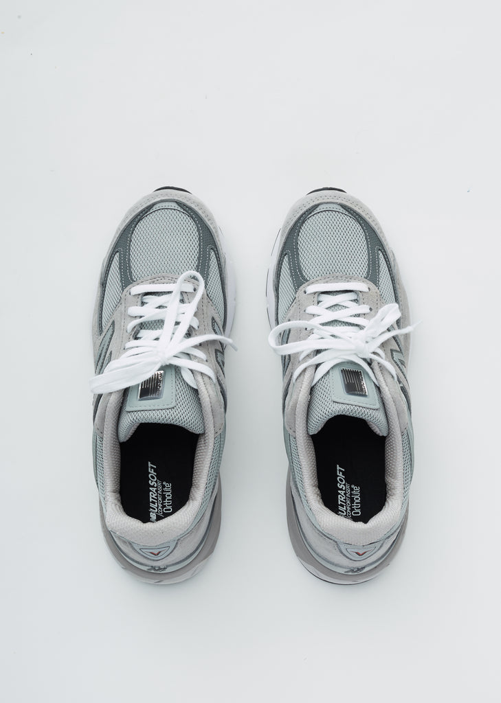990v5 Sneakers