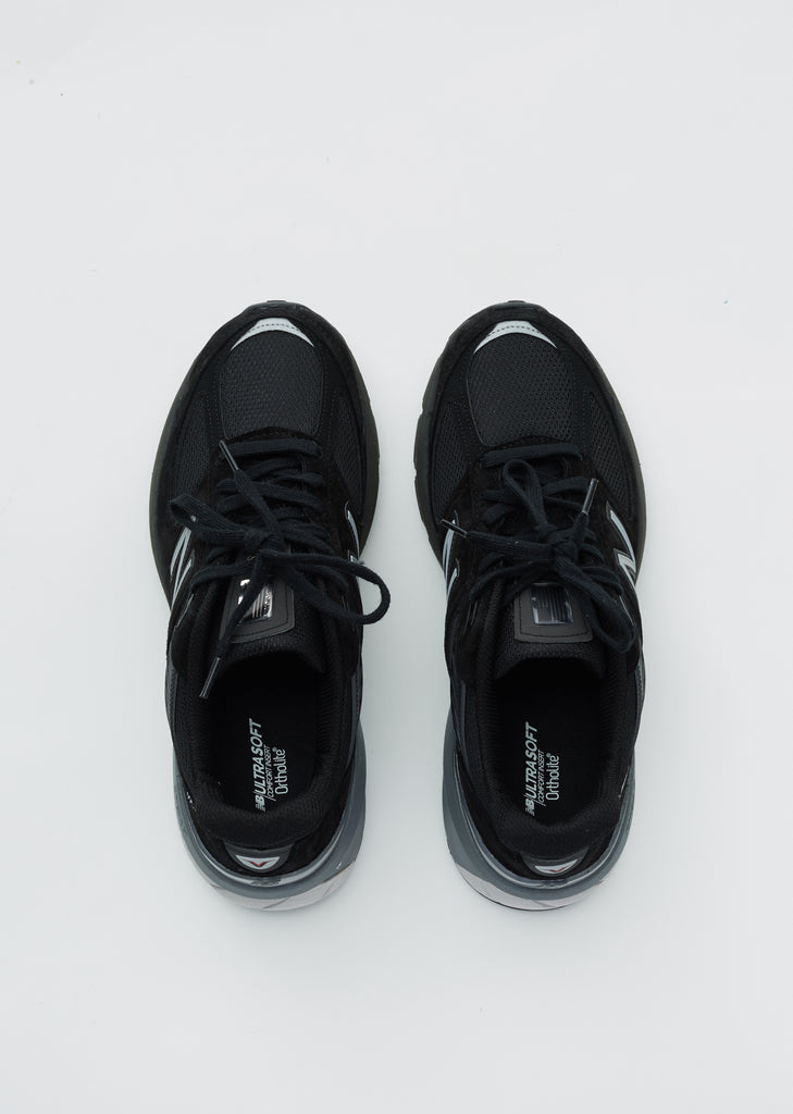 990v5 Sneakers