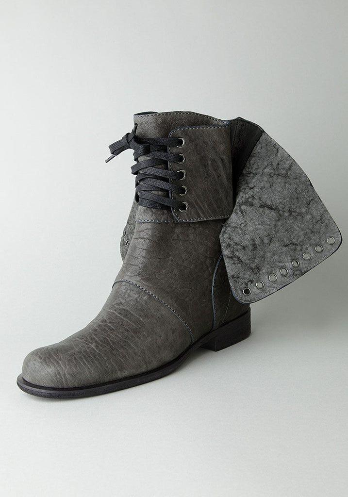 Double Eyelet Lace Up