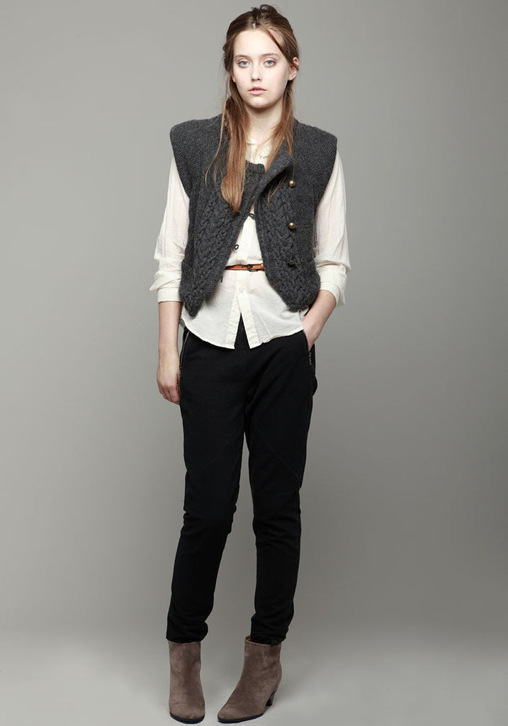 Sleeveless Stitch Cardigan