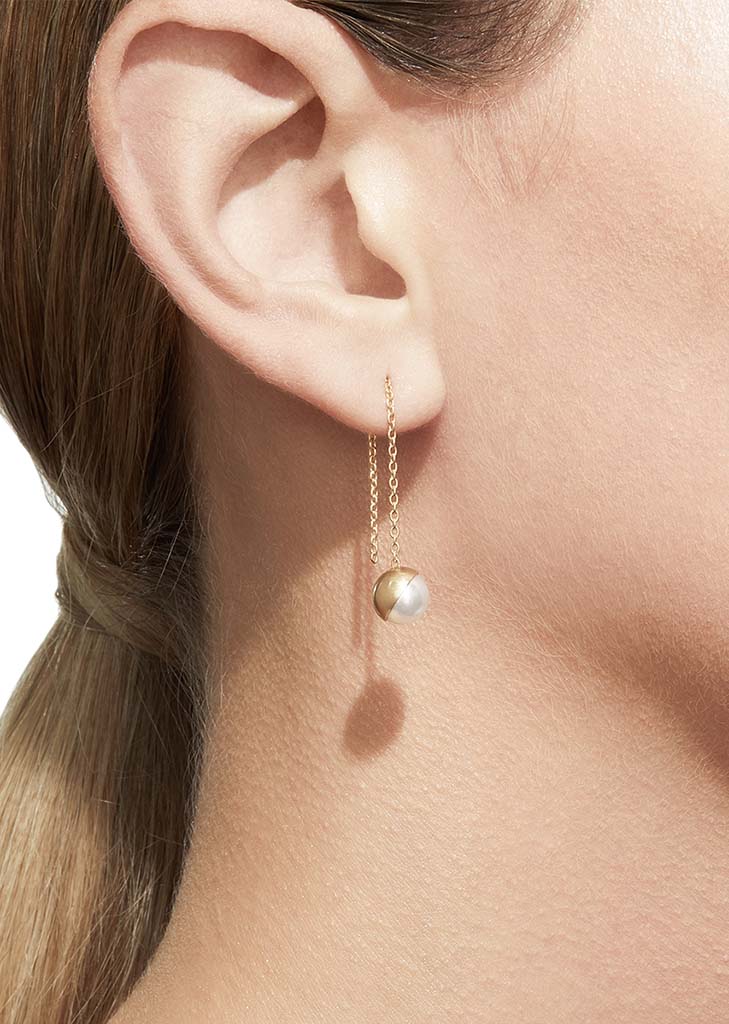 Half Pearl Chain Earring 45°