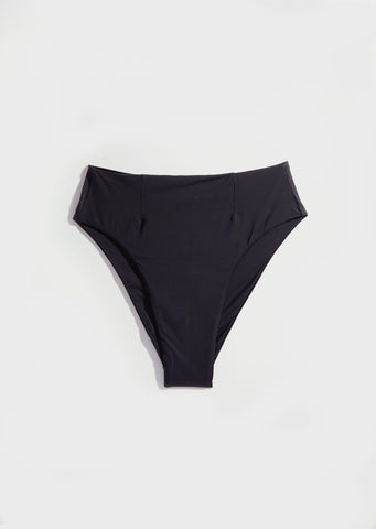 Manu Highleg Hotpants