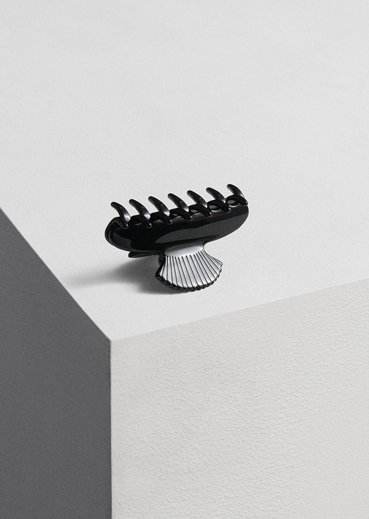 Small Fan Shell Claw — Noir