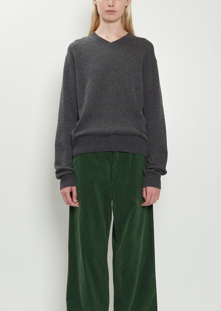 Light Cashmere V-Neck Pullover