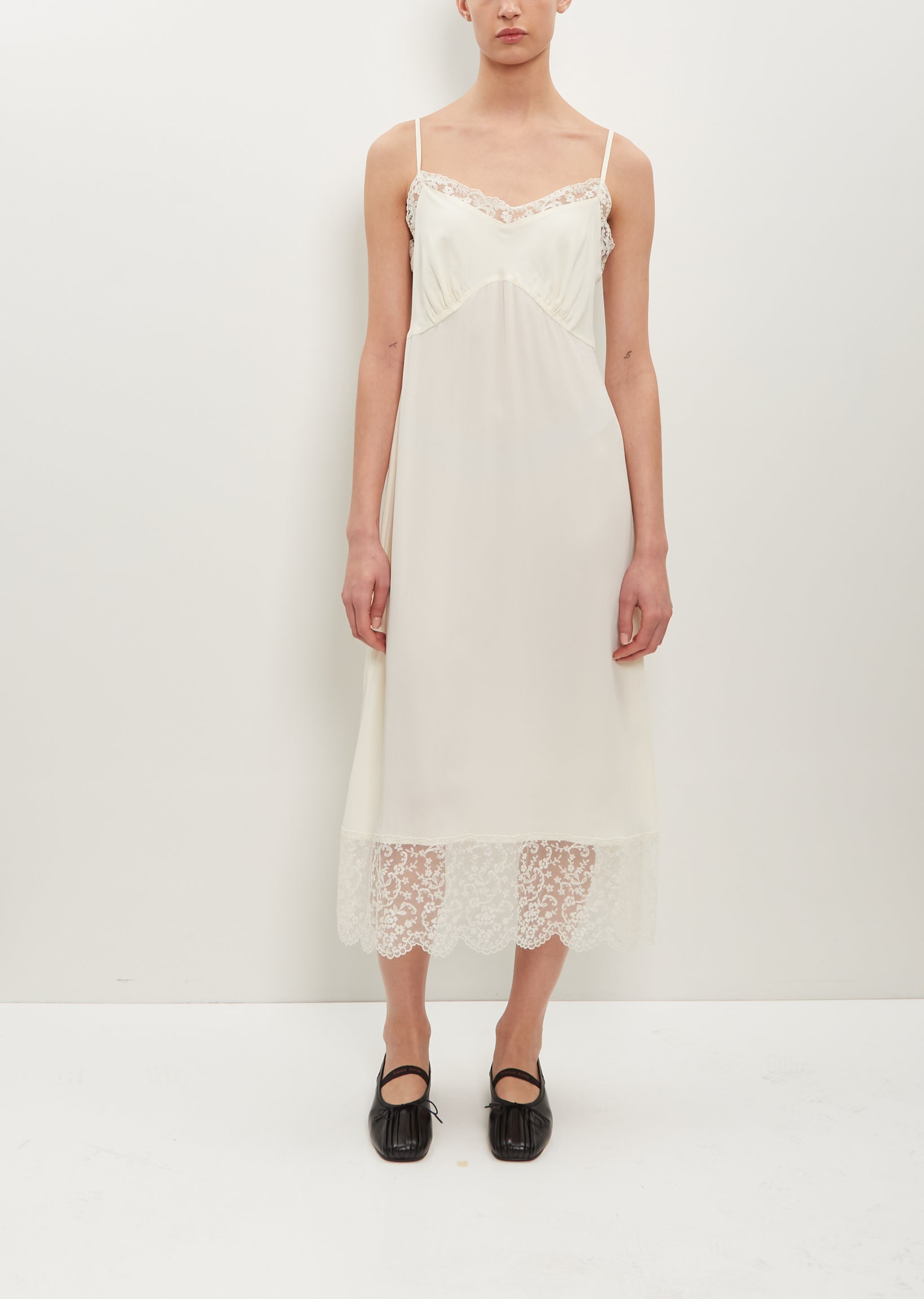 Slip Dress W/ Deep Lace Trim Cream La Garonne Slip Dress W/ Deep Lace Trim Cream La Garonne