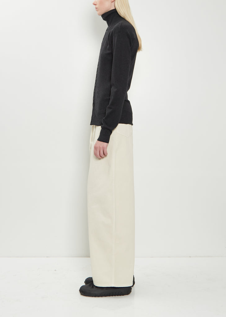Buttons Fitted Wool Cardigan