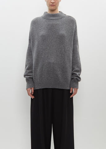 Regular Round Neck Sweater — Grey