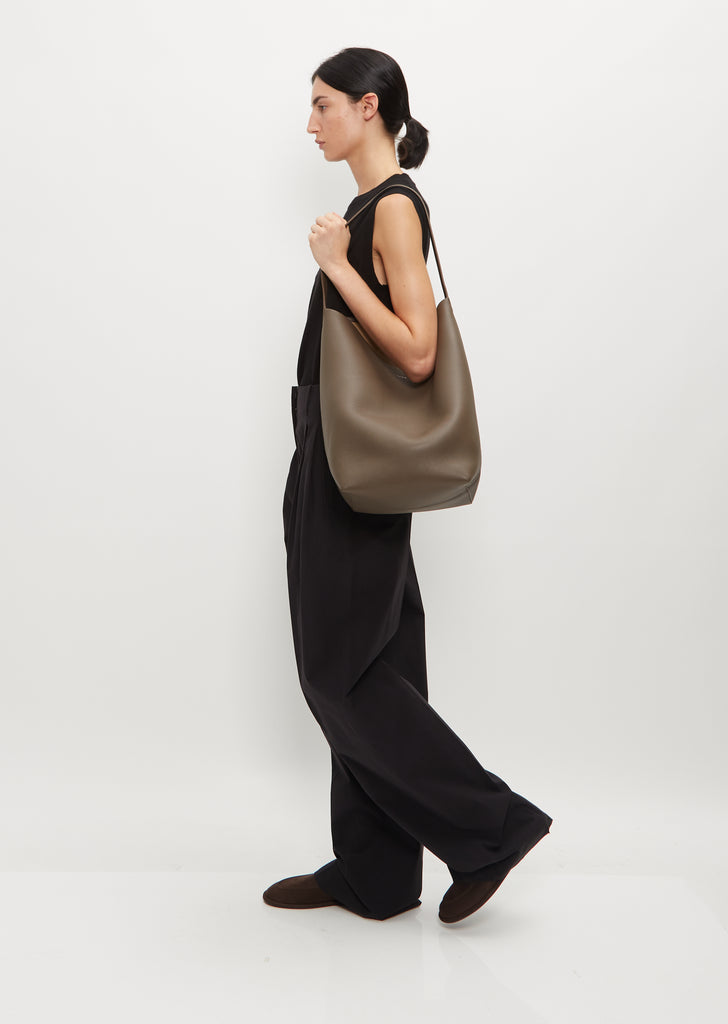 Oversized Bags the Next Big Thing! Elephantine Sized Totes to Be in Fashion  Soon