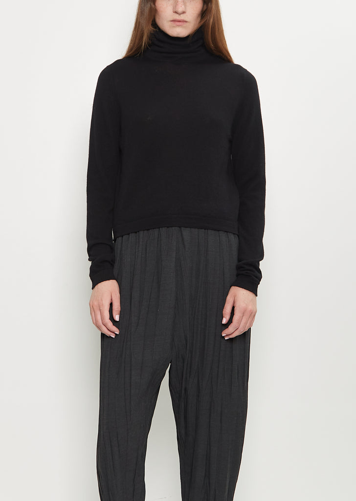 Cou Cou Roll Collar — Black