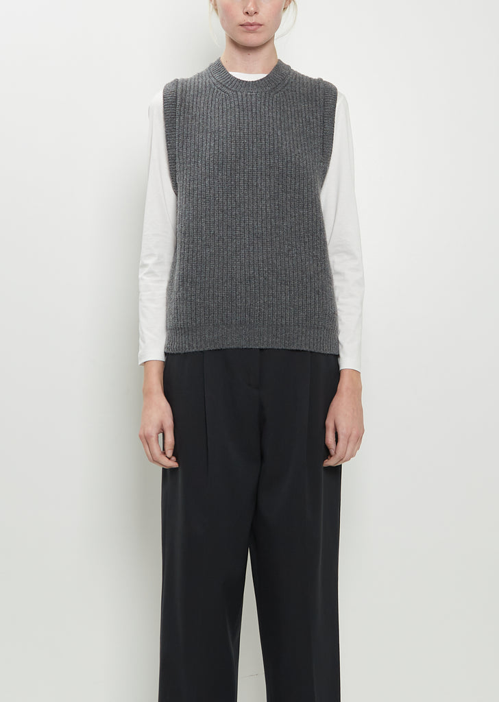 English Rib Pullover Merino Wool Vest — Charcoal