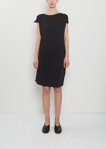 Plaster Pleats Solid Dress