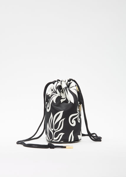 バッグ sunsacai s Kinchaku / PU coated nylon Kinchaku Bag – La Garçonne
