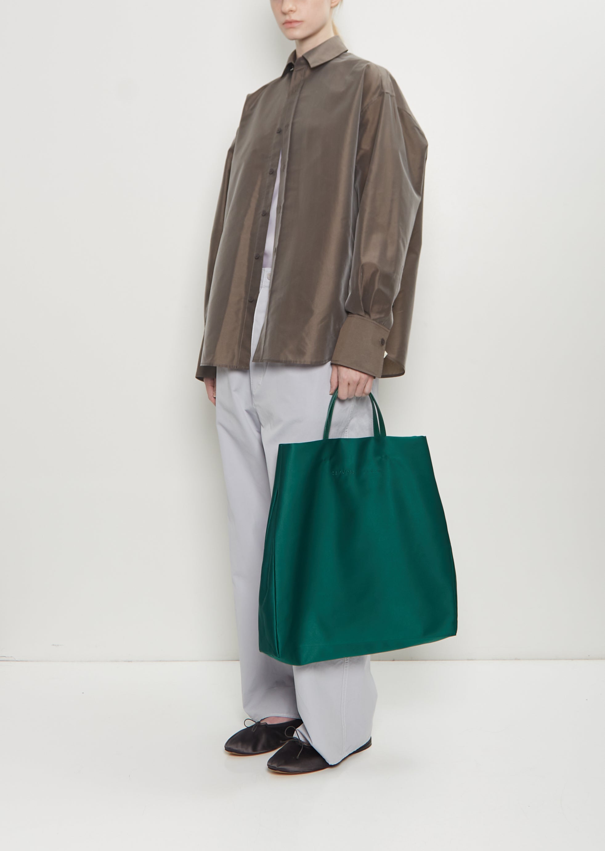 Counseltron 15-Inch Tapered Tote Bag - Stylish Green Storage With Artistic Design